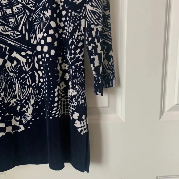 Chico’s Travelers Art to Wear Stretch Tunic Top Blue and White Size 0 - Picture 4 of 6